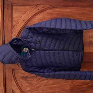 Patagonia hooded down sweater. Purple. Like new. Size small.